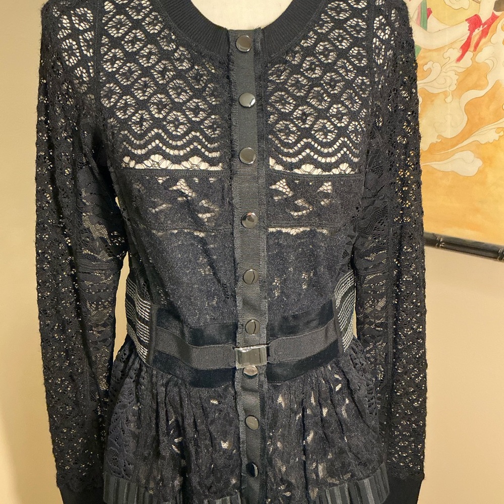 IN EARNEST 
KNIT AND LACE TUNIC TOP-NEW
BYRON LARS